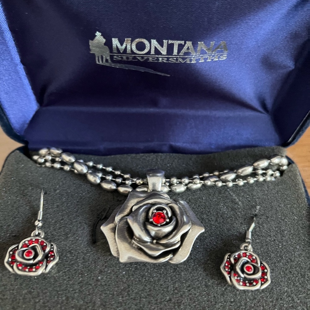 Montana Silversmiths Silver and Red Rose Necklace